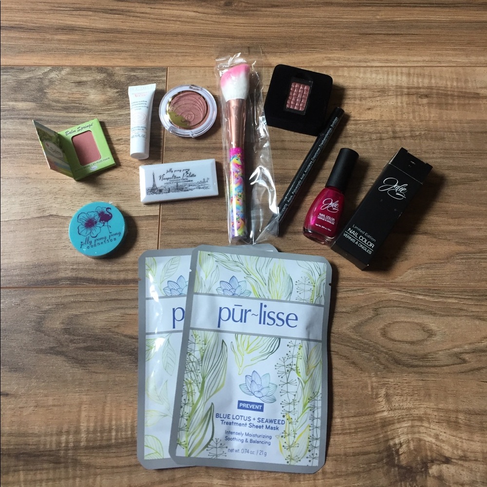Makeup bundle