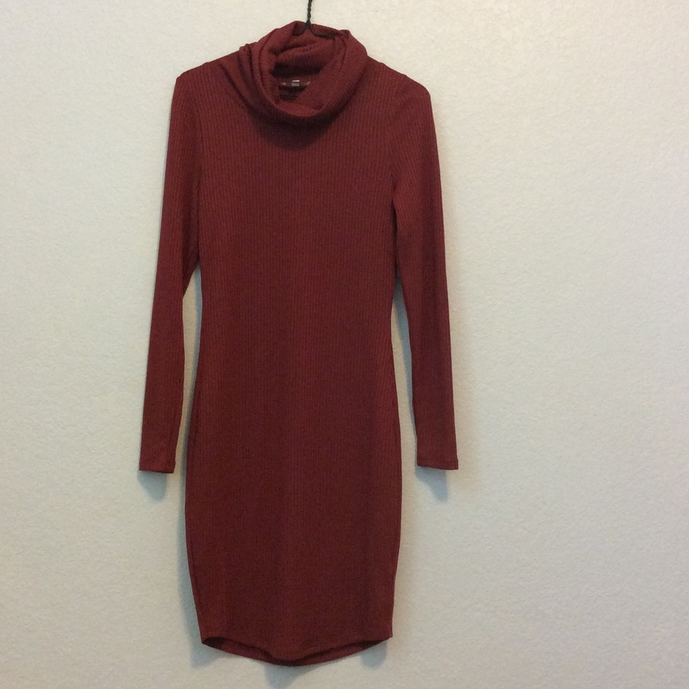 NWT maroon long sleeve bodycon dress