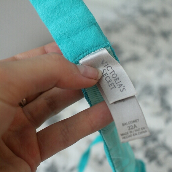 Lacy Blue Bra - Picture 4 of 4