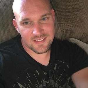 Meet your Posher, Derek