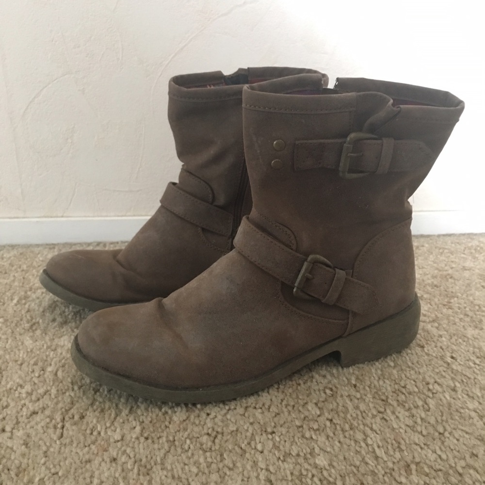 ☯️ Buckled Brown Booties ☯️