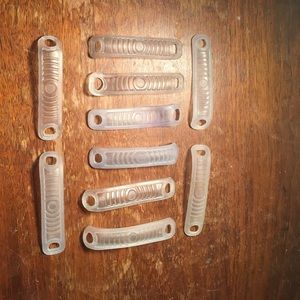 10 hanger grips