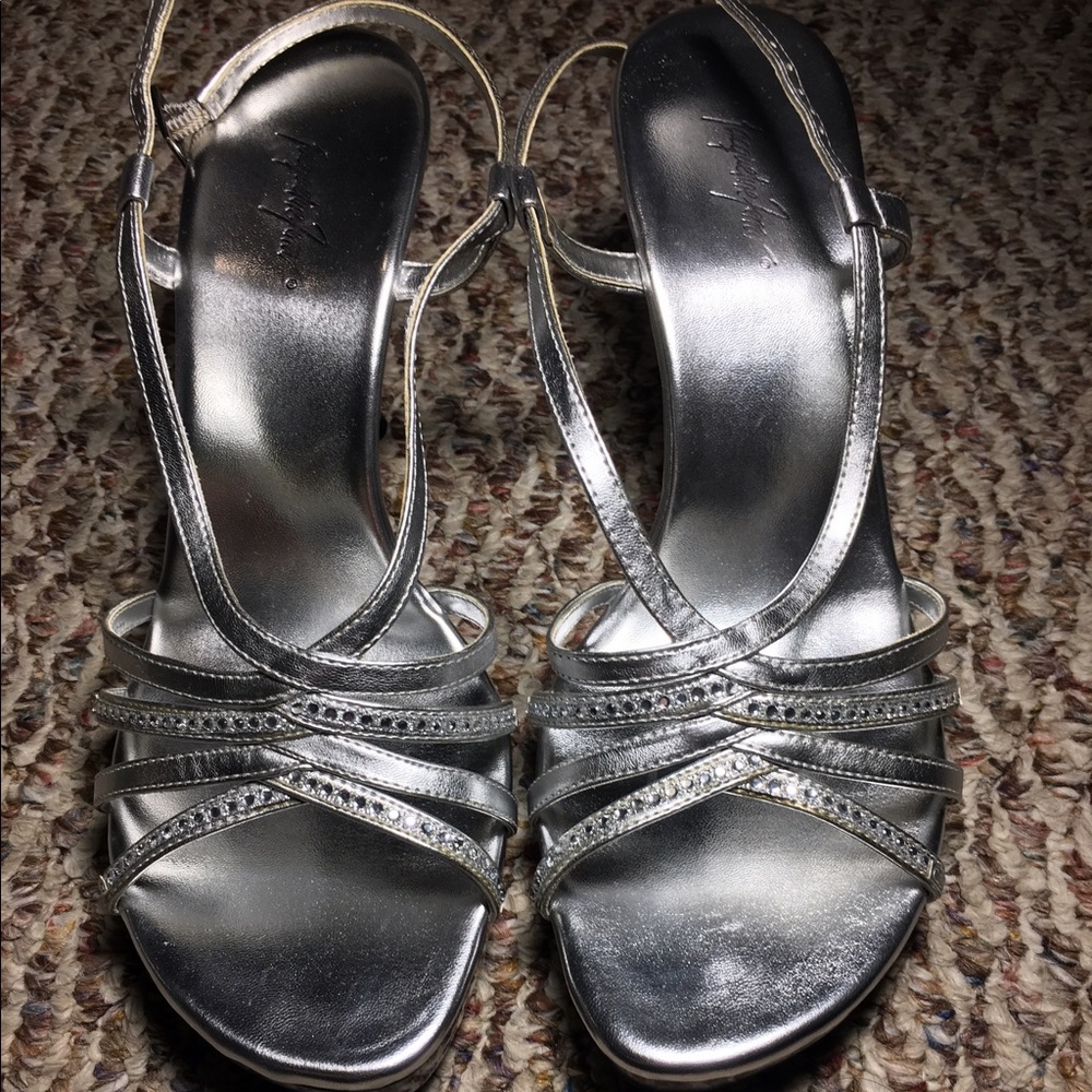 Jacqueline Ferrar Groove Strappy Silver Heels