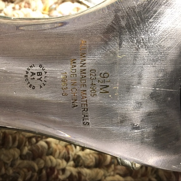 Jacqueline Ferrar Groove Strappy Silver Heels - Picture 5 of 8