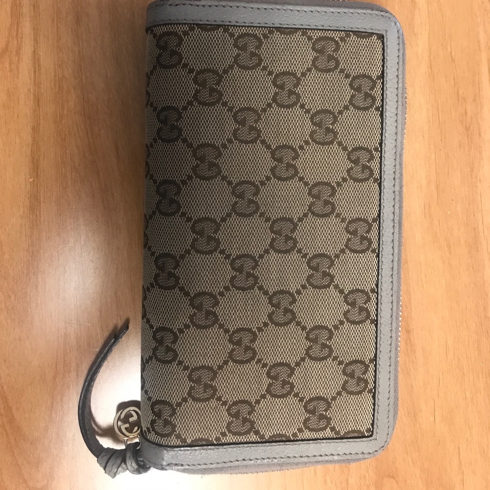 Gucci wallet authentic
