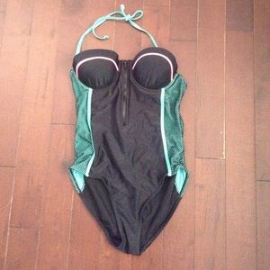 Swim suit