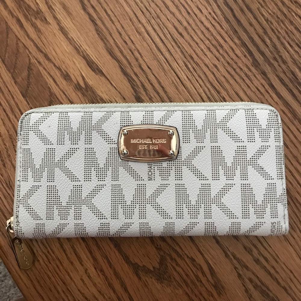 michael kors vanilla jet set wallet