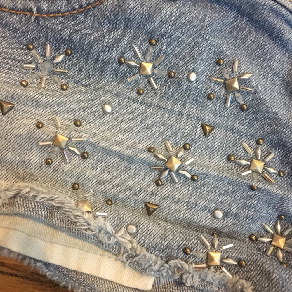 Hollister embellished denim cutoff shorts 0 - Picture 5 of 6