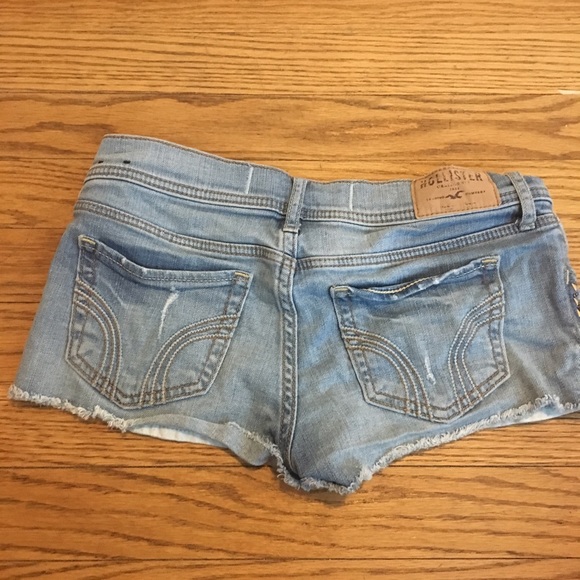 Hollister embellished denim cutoff shorts 0 - Picture 4 of 6
