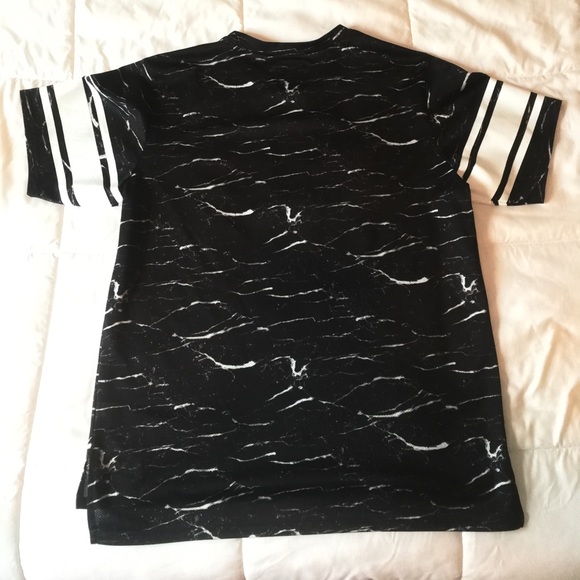 ON THE BYAS Black Marble Jersey - Picture 2 of 2