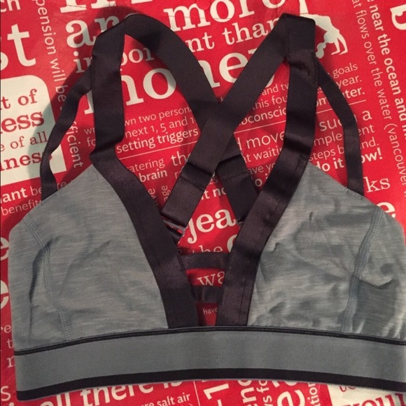ISO Lululemon bra - Picture 1 of 1