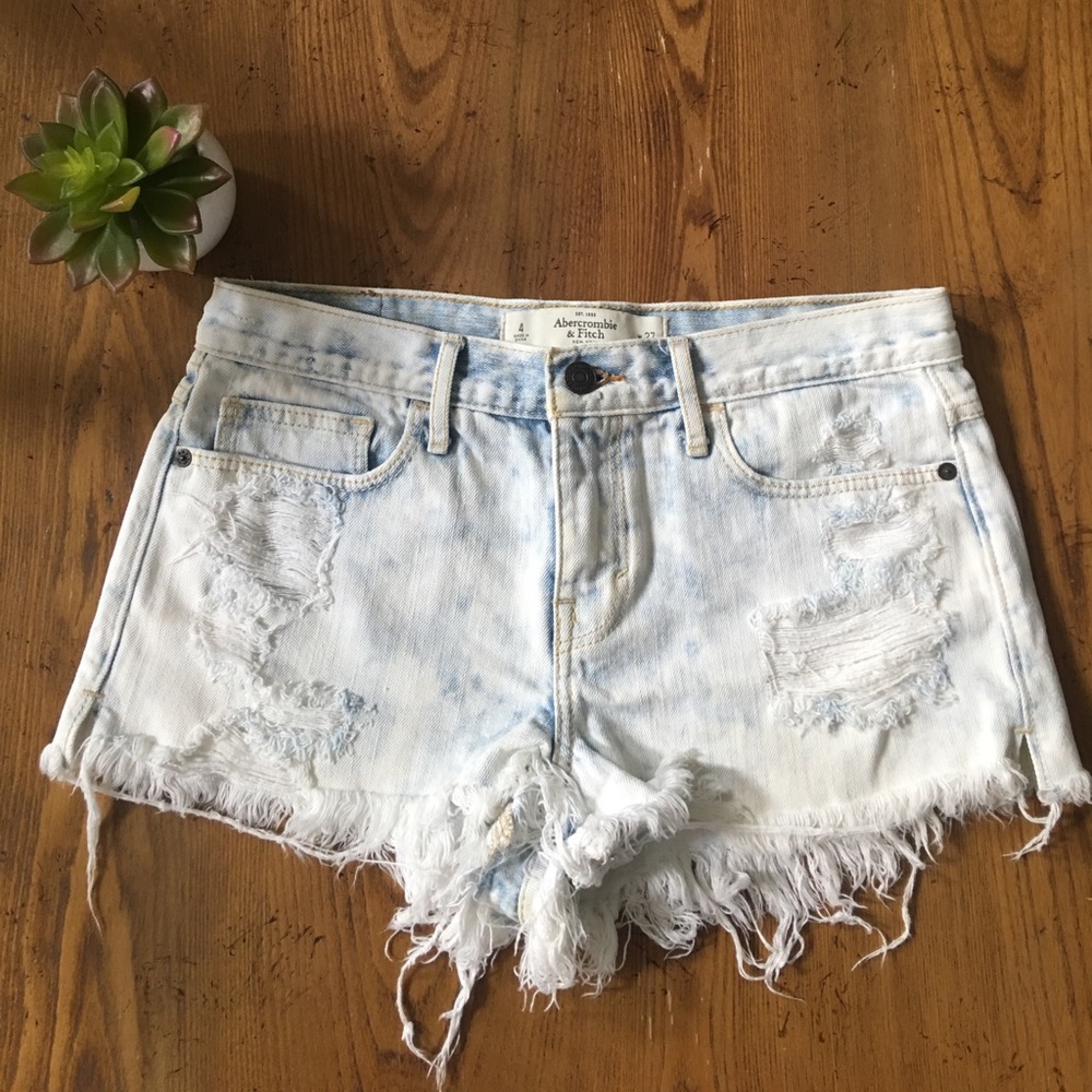 Abercrombie & Fitch distressed shorts