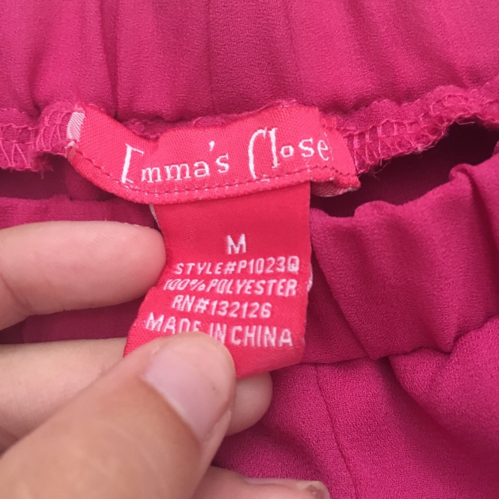 Hot pink scalloped chiffon shorts - Picture 2 of 5