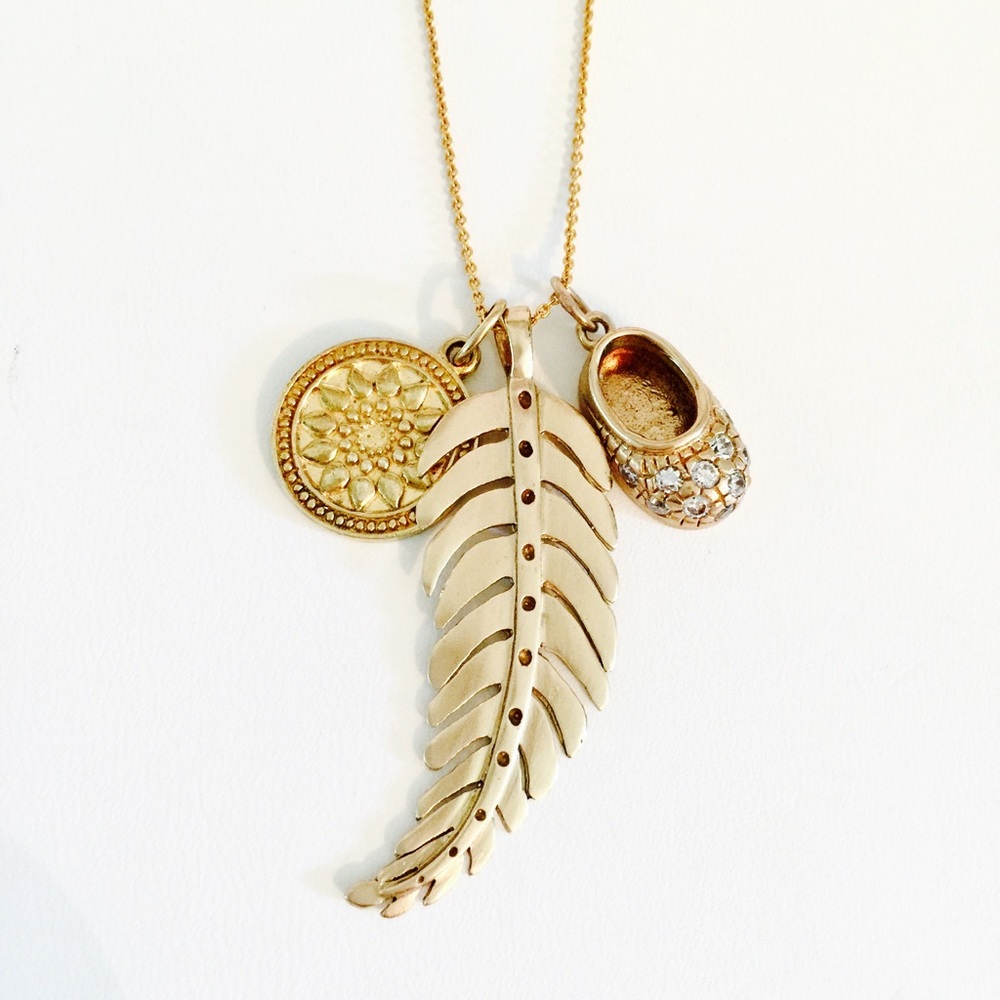 Stella & Dot NWOT Gold Charm Necklace