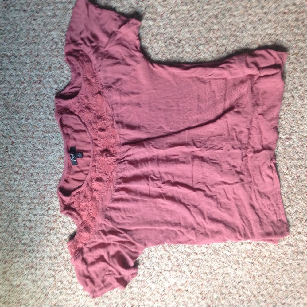 Rosy juniors shoulder less tee
