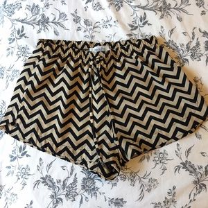 CHARLOTTE RUSSE Black & Tan Chevron Shorts