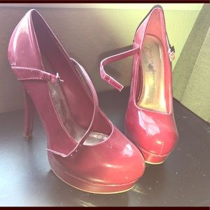 Chinese laundry read close toed strap high heels