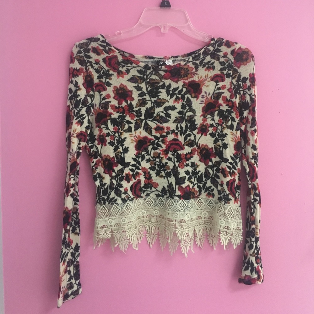 Causal Floral Top