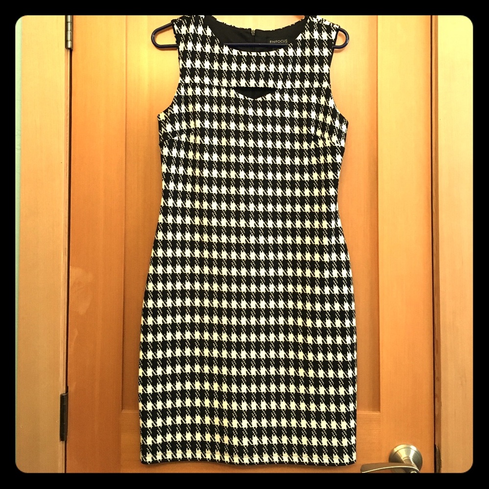 En Focus Studio knee length houndstooth dress