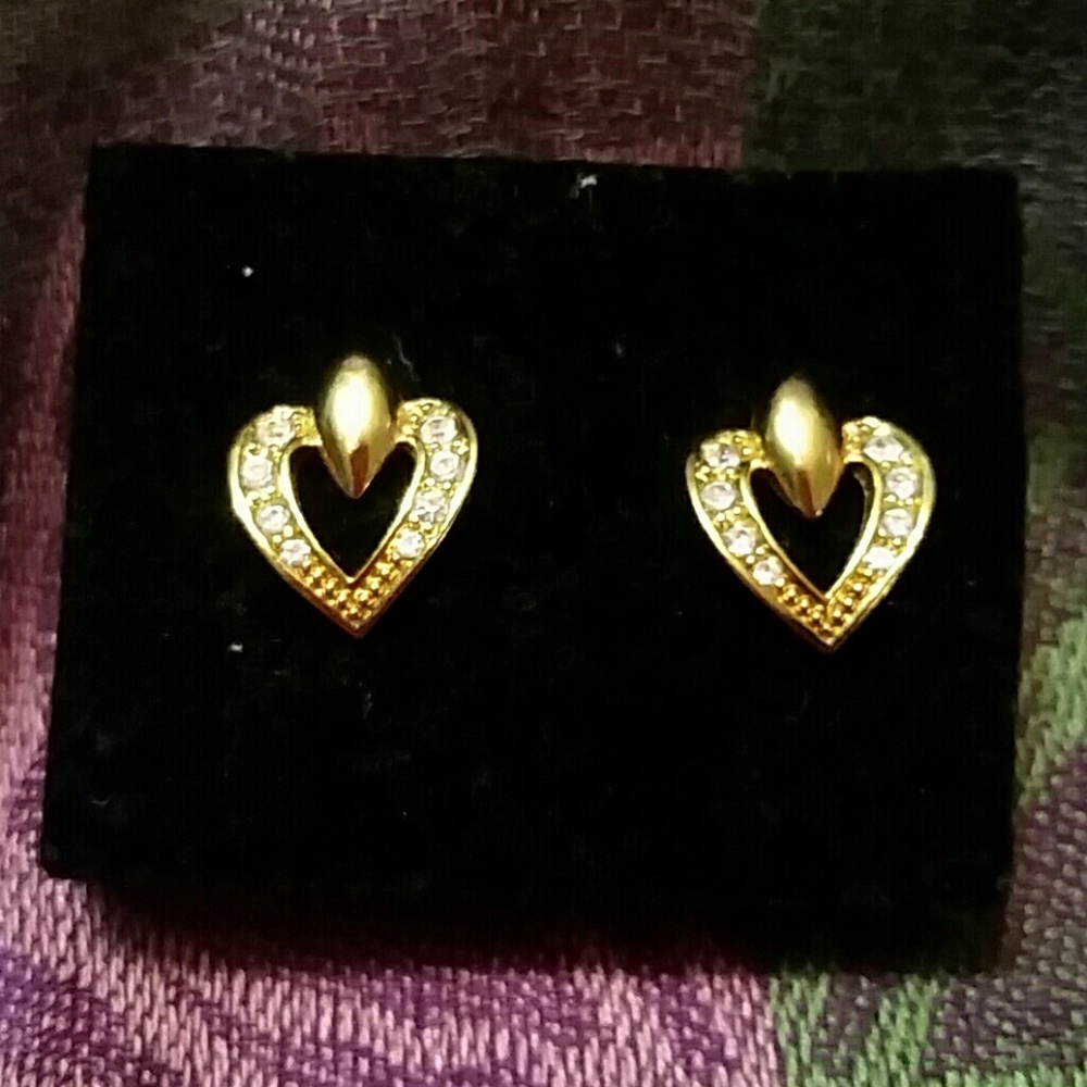 Vintage Avon Glistening Heart earrings NWOT