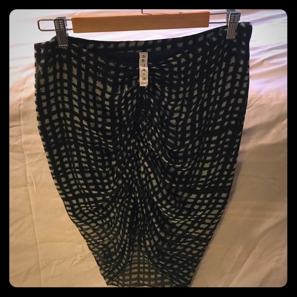 Deja Vu Skirt with front ruching
