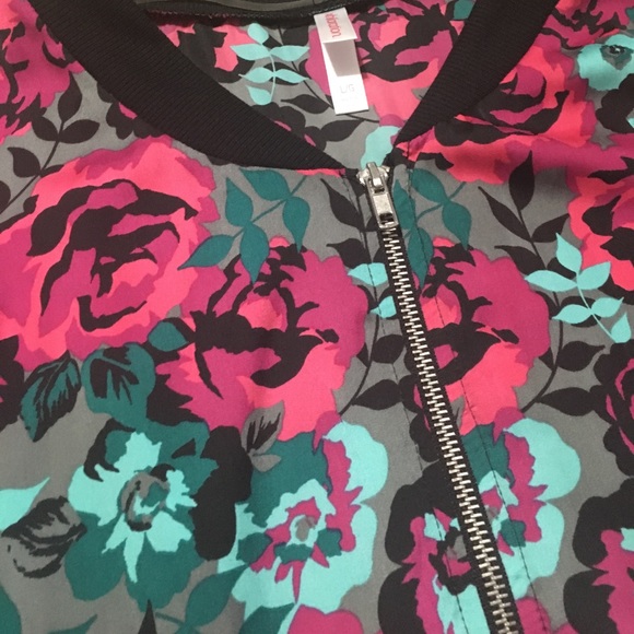 Xhilaration Floral Bomber - Picture 2 of 3