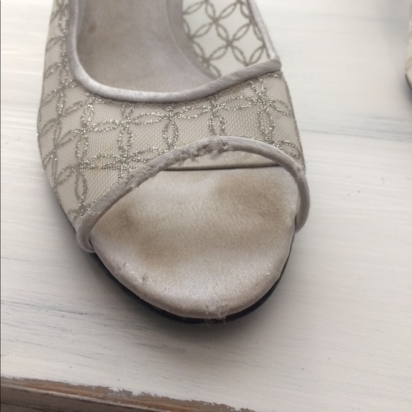 Silver heeled shoe - Picture 5 of 8