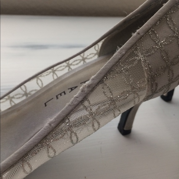 Silver heeled shoe - Picture 6 of 8