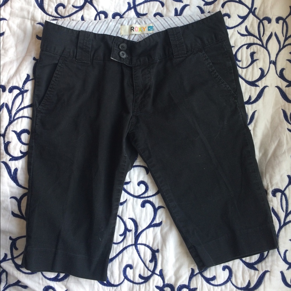 30% off bundles! Roxy Bermuda shorts!