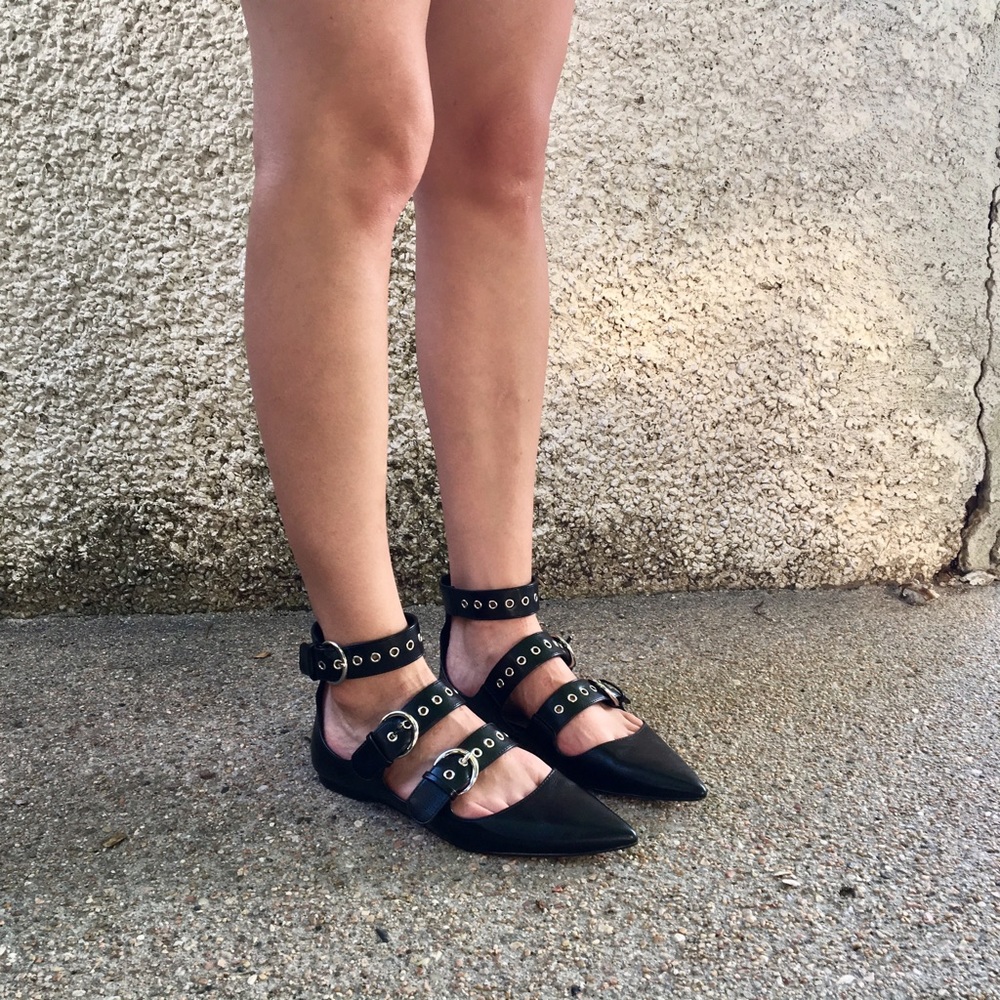 Adorable Strappy Black Leather Flats // Zara