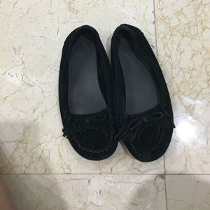 Minnetonka Black Moccasins