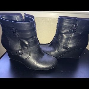 Kenneth Cole reaction booties