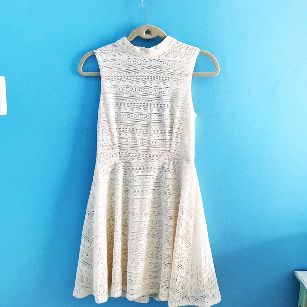 High Neck Lace Detailed Dress