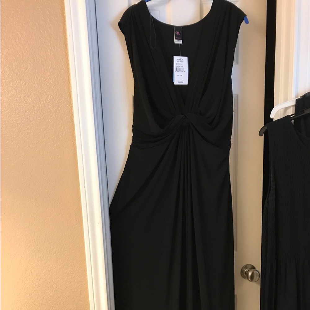 Long black dress size 3x new with tags