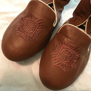 Brown Henri Bendel Flats