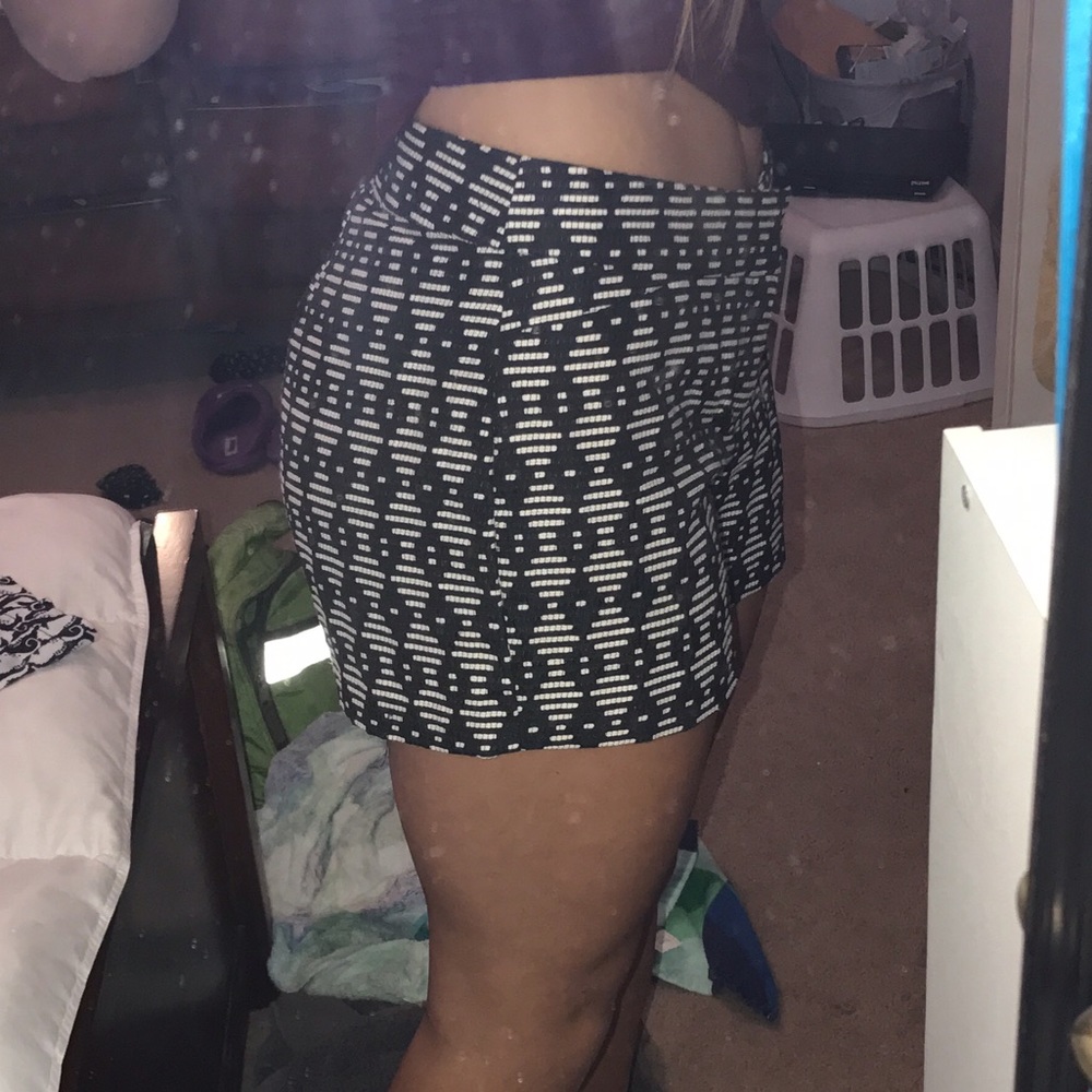 Patterned shorts - Picture 2 of 3