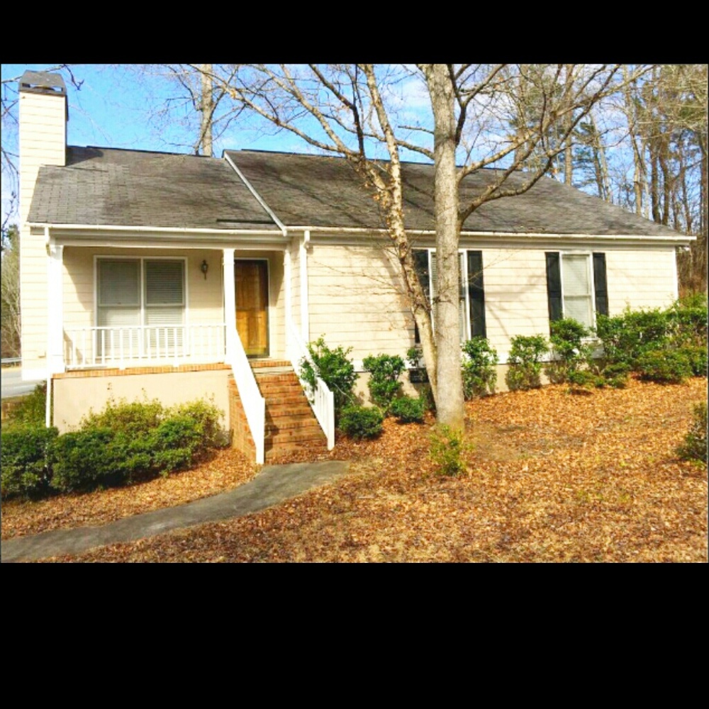 Beautiful remodeled 3 bedroom 2 bathroom home