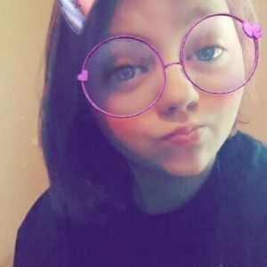 Meet your Posher, Becca