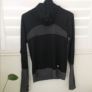 athletic pullover long sleeve