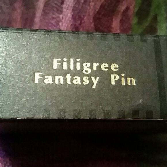 Vintage Avon Filigree Fantasy pin NWOT - Picture 2 of 2