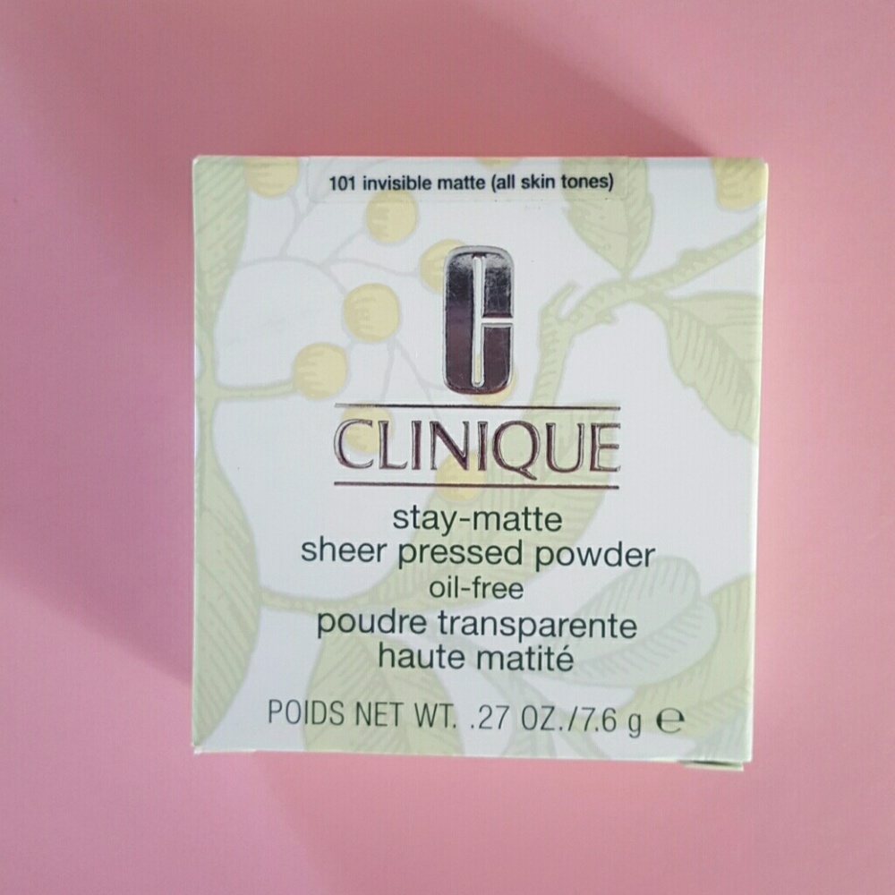 Clinique Stay Matte Invisibl Sheer Pressed Powder