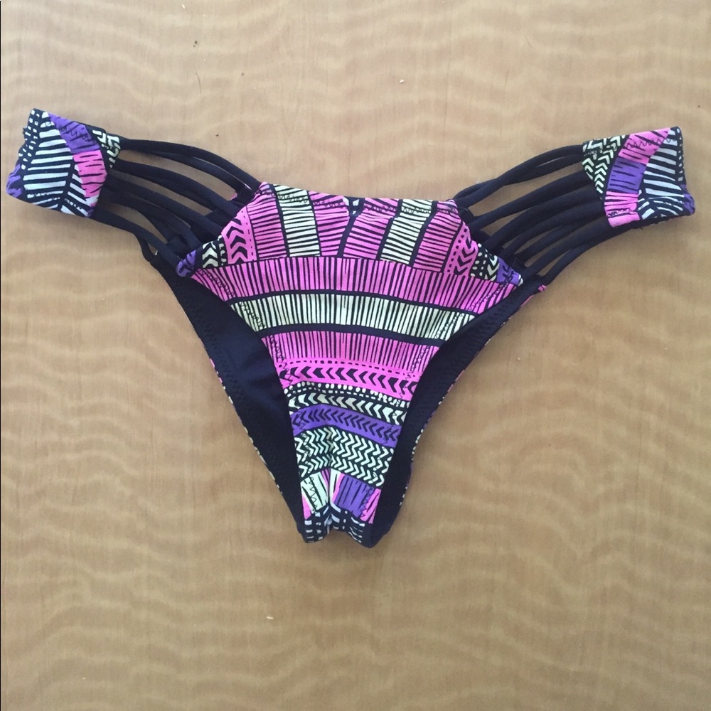 Ripcurl strappy cheeky bottoms