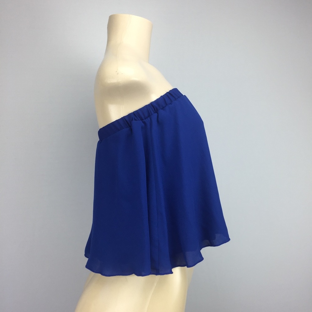 ⭐️NWOT Coveted Clothing Strapless Crop Top