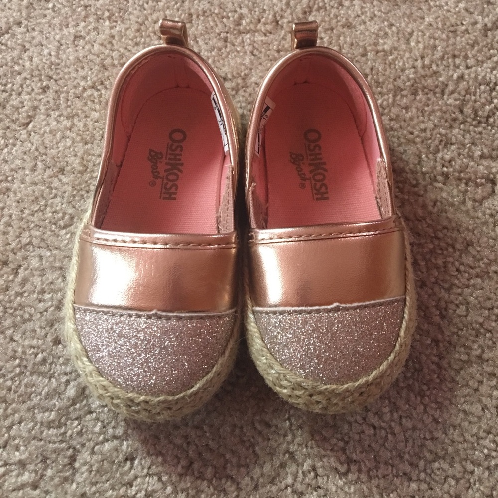 OshKosh shoes size 6