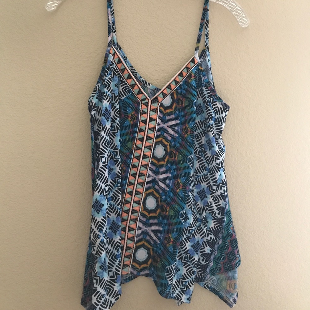 Colorfully patterned tank