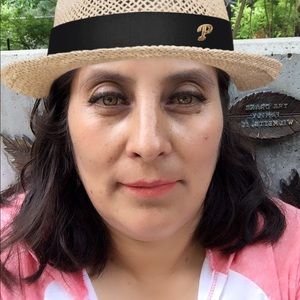 Meet your Posher, Eloisa