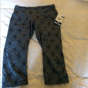 Brooks Infiniti Capri, M grey "storm lattice"