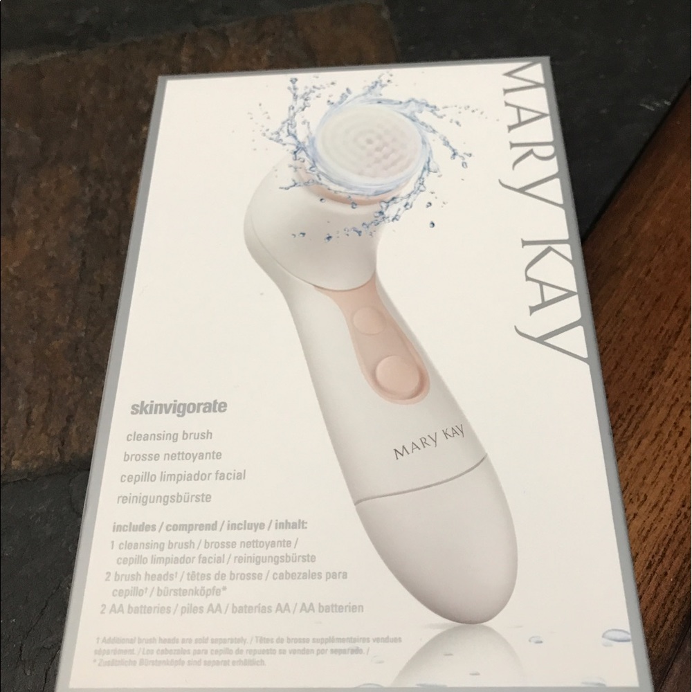 Mary Kay cleansing brush