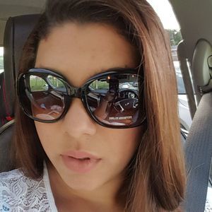 Meet your Posher, Ayleen