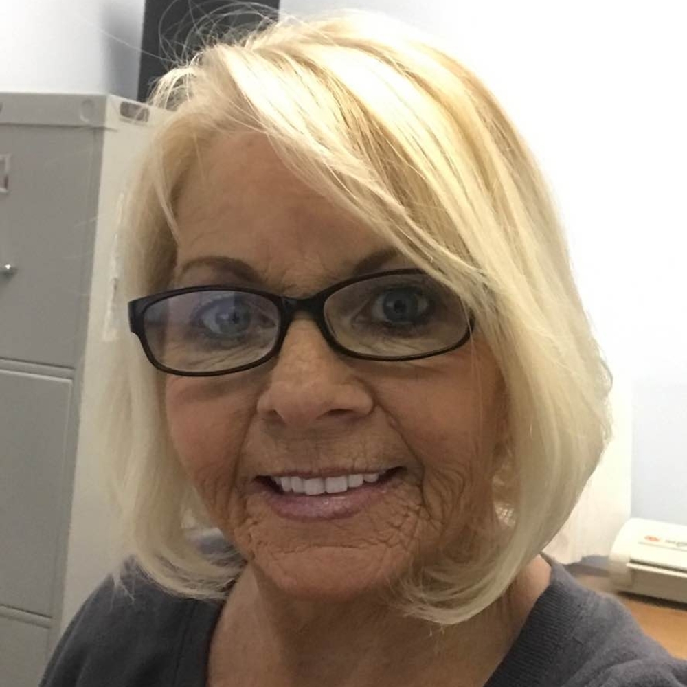 Meet your Posher, Elaine